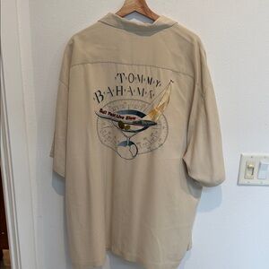 Tommy Bahama Beige Short-Sleeve Camp Shirt with Sailboat Back Graphic